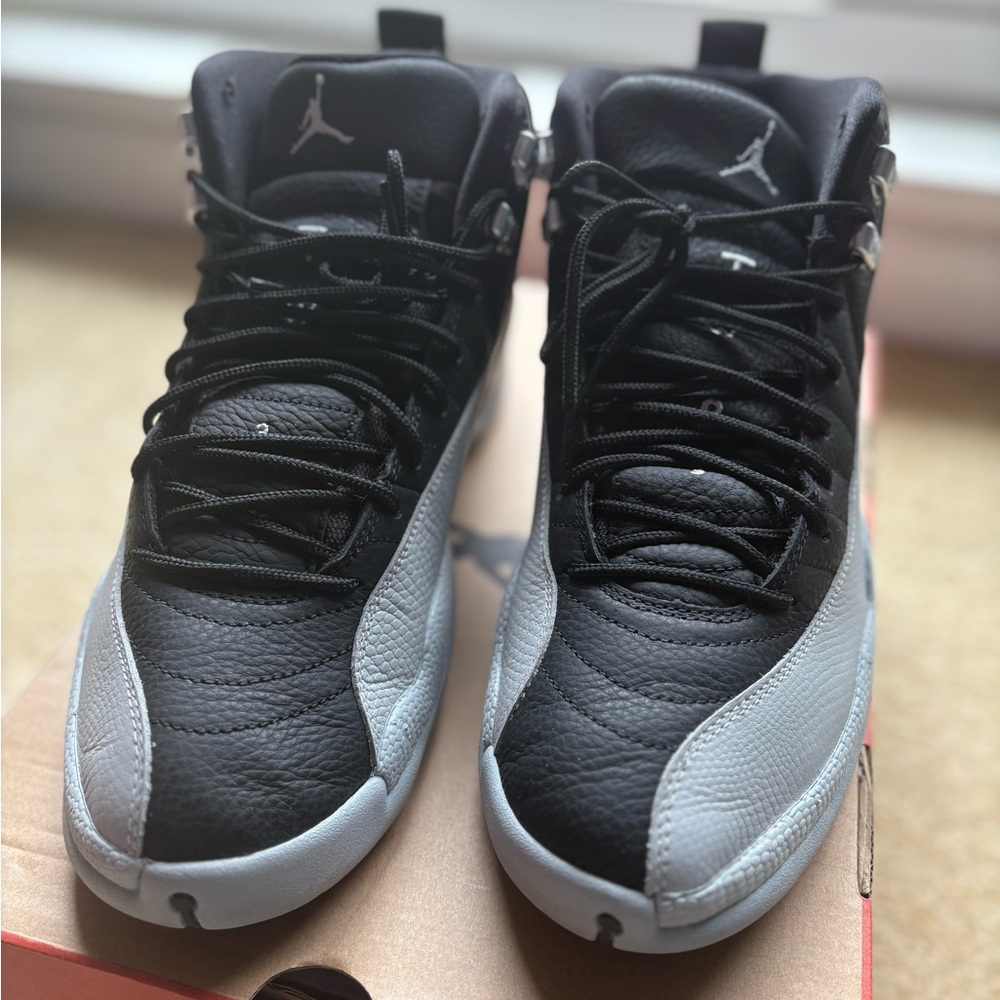 Jordan Men's Black and Gray retro 12 - Picture 3 of 4